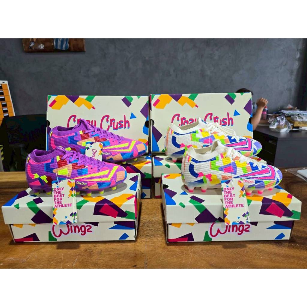 รองเท้าบอลสตั๊ดWINGZ รุ่น  CRAZY CRUSH