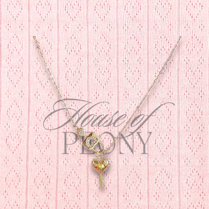 love unlocks necklace(พร้อมส่ง)  🔓| house of peony.co