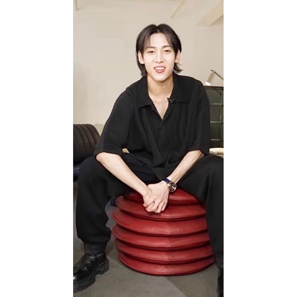 Homme Plisse Issey Miyake shirt size 2 ของแท้ พร้อมส่ง/แมสได้ มือหนึ่ง