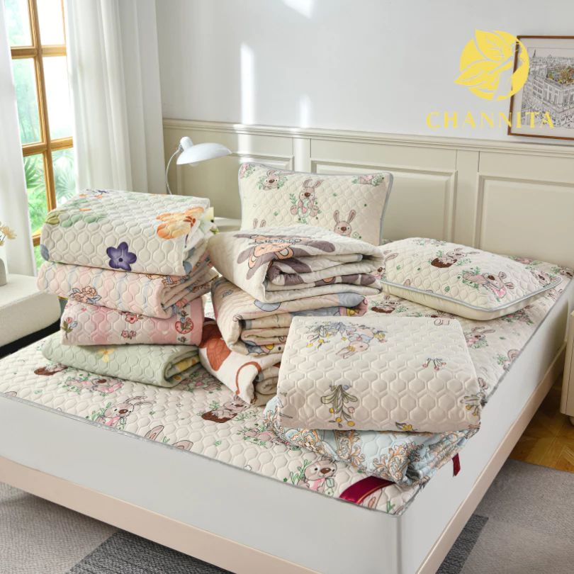 Hilton/Channita ผ้าปูที่นอนไหมเย็นยางพารา ลายการ์ตูน 3.5/5/6 ฟุต