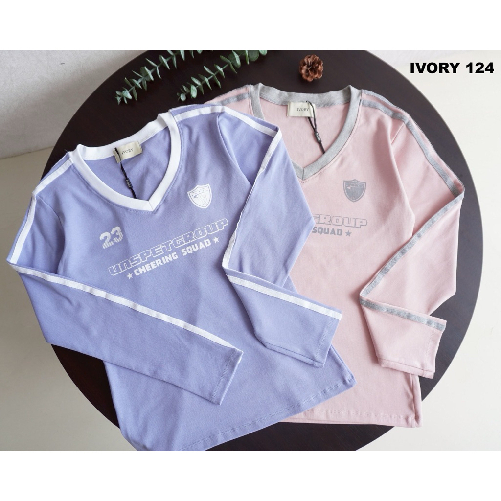 VV873- IVORY เสื้อยืดแฟชั่นคอวี แขนยาว งานสกรีน  ตีแถบแขน ผ้ายูนิโคล่