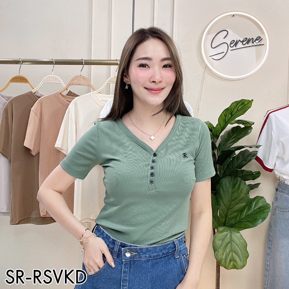 Serene's Choice เสื้อคอวี แขนสั้น กระดุมหน้า รุ่น Amelia ผ้าร่องเล็ก แฟชั่นผู้หญิงทำงาน