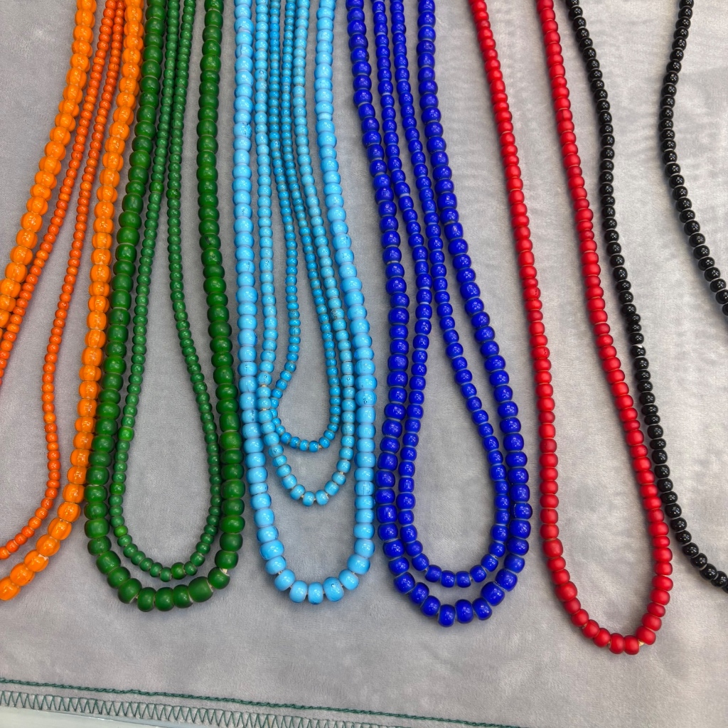 Vintage White Heart Glass Beads (4–8 mm) – Antique Trade Beads for Jewelry, Crafts & Collecting|ลูกป