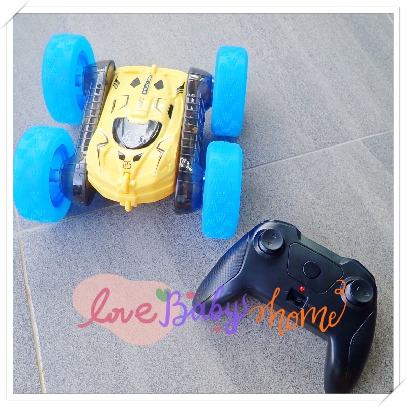 รถบังคับ Stunt Car หมุน 360° มีไฟ ควบคุมด้วยรีโมท เล่นในบ้านและนอกบ้าน