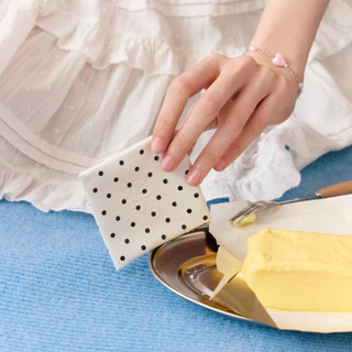 Petite Polka Dot Pouch ถุงใส่เครื่องประดับลายจุด