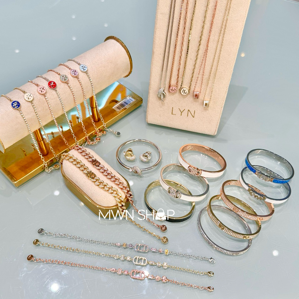 Lyn เครื่องประดับ jewelry มีโค้ดลด30% สร้อยข้อมือ,กำไล,สร้อยคอ เครื่องประดับ พร้อมกล่อง ถุงกระดาษ ขอ