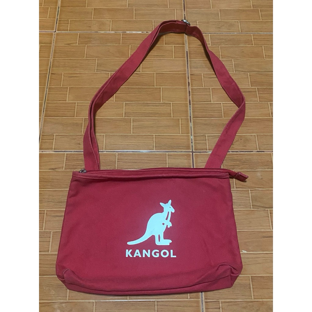 กระเป๋าสะพาย Kangol มือสอง