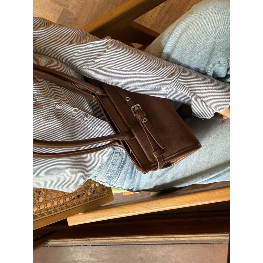 กระเป๋า Signy รุ่น Vivian Bag น่ารักมากกก🤎🤎Pantone 2025 **มีถุงใส่กระเป๋าจากแบรนด์ให้ค่ะ