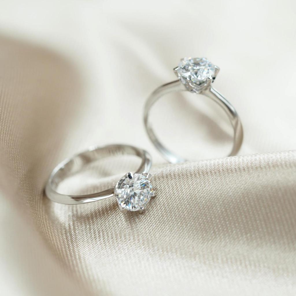 MSCHOO : แหวนเม็ดเดี่ยว VIVID ขนาด 1 กะรัต