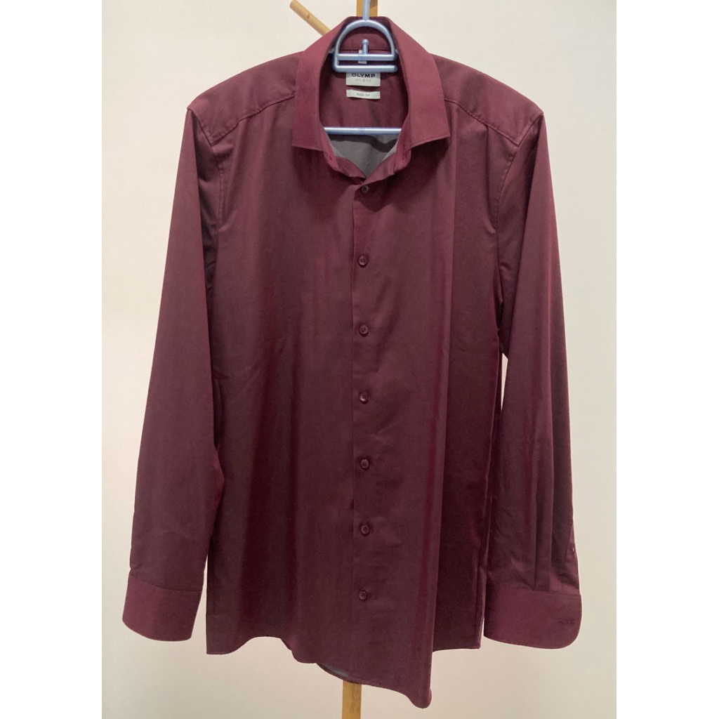 เสื้อเชิ้ตแบรนด์ Olymp แท้100% มือสอง ไซส์ M สี Red Wine