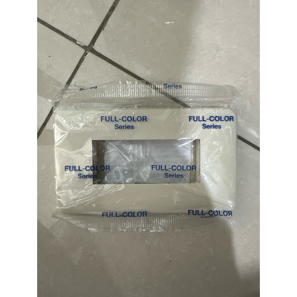 WNG6803W หน้ากากพานาโซนิค 3ช่อง