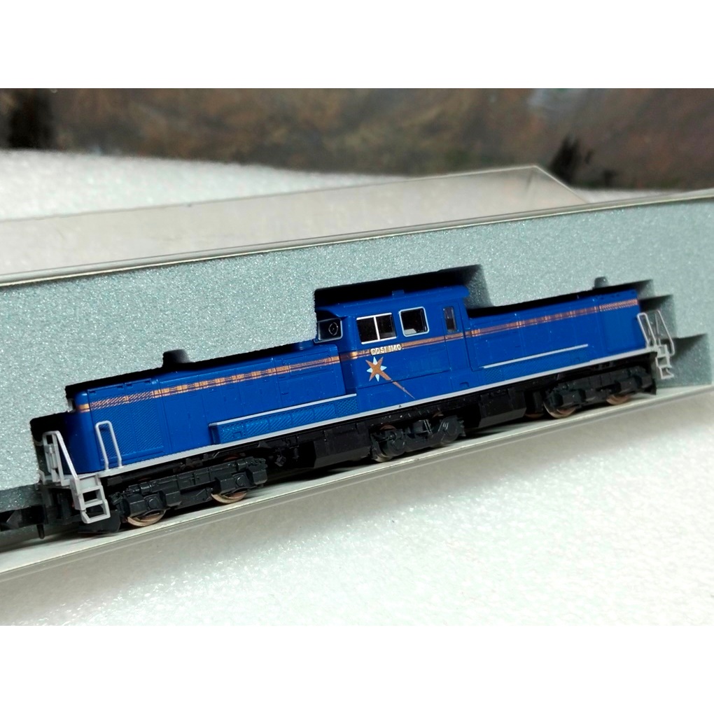 โมเดลรถไฟDD51 โมเดลรถไฟKato โมเดลรถไฟ หัวรถจักร Kato DD51 Hokutosei Hokkaido Color N Scale * มือสอง 