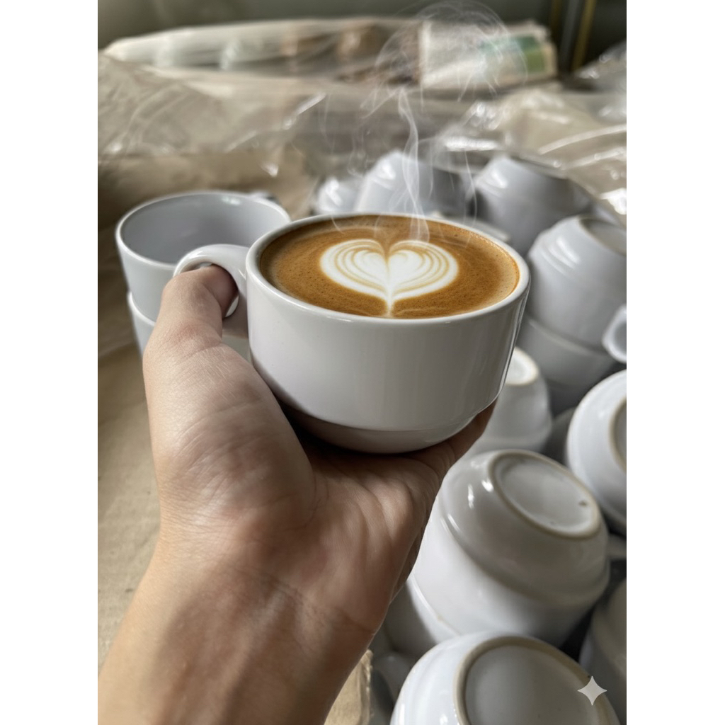 ☕ แก้วกาแฟเซรามิกขาวทรงเตี้ย ดีไซน์เรียบหรู ใช้งานได้ทั้งร้านอาหาร–คาเฟ่ หรือใช้ที่บ้านก็เก๋