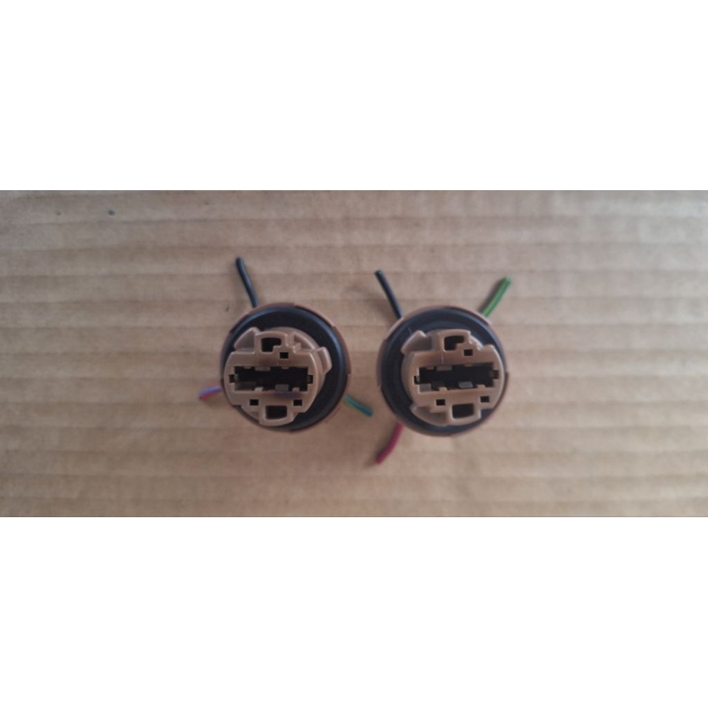 ขั้วไฟเบรค ICHIKOH ขนาดT20 แบบหลอดเสียบ 3สาย