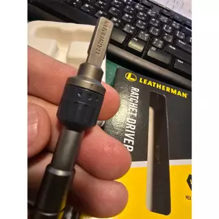 Leatherman Ratchet Driver ตัวเสริมอุปกรณ์ Leatherman Tools สำหรับช่วยให้ขันสกรูและน๊อตได้สะดวกขึ้น