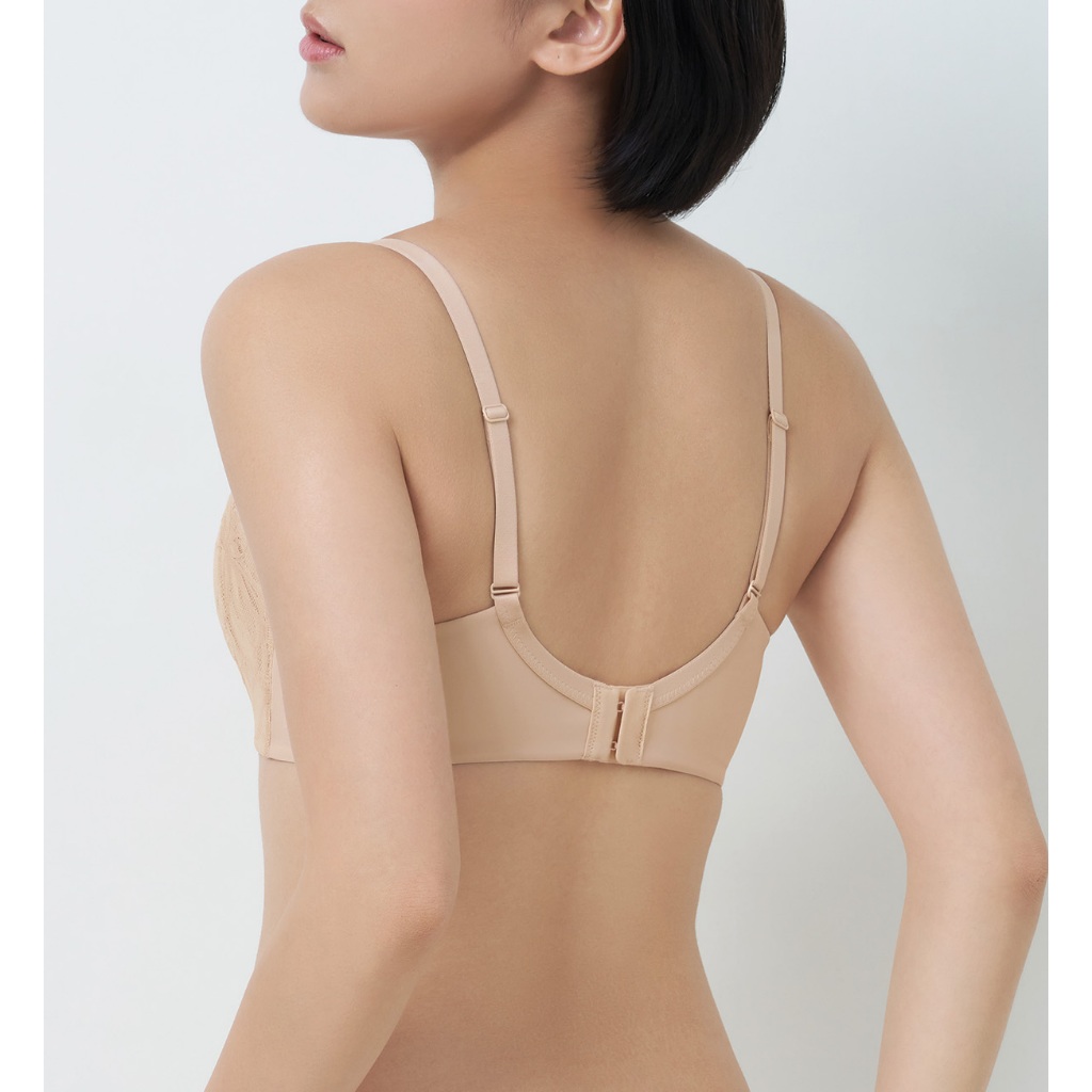 Triumph เสื้อชั้นในแบบมีโครง รุ่น Body Make Up Illusion Lace WHP AX-R รหัส 10221699 สีเบจ 00NZ — صورة 3
