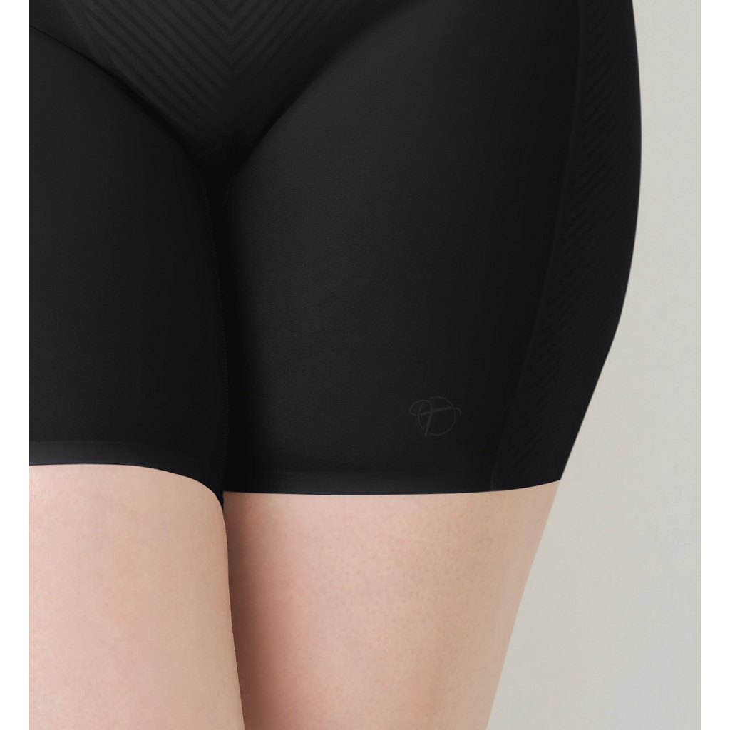 Triumph กางเกงชั้นในเก็บกระชับเอวสูงปานกลาง รุ่น Body Make Up Illusion Curve PMY AX รหัส 10225950 สีดำ 0004 — صورة 5