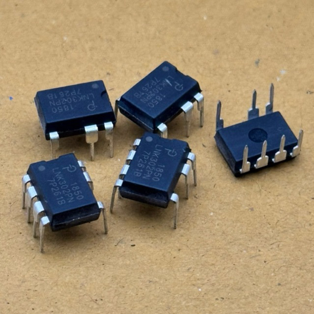 LNK302P LNK302PN LNK302P DIP-7 สินค้าใหม่ราคาหนึ่งชิ้น