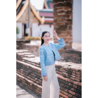 เสื้อคลุมคอกลมแขนยาวอัดกาว ผู้หญิง