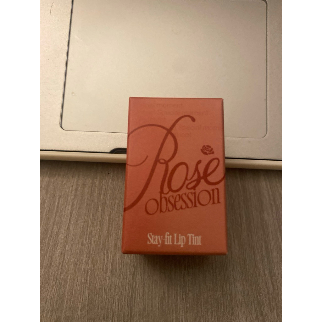 ส่งต่อ Fwee Lip rose obsession -MC02 STH ROSE