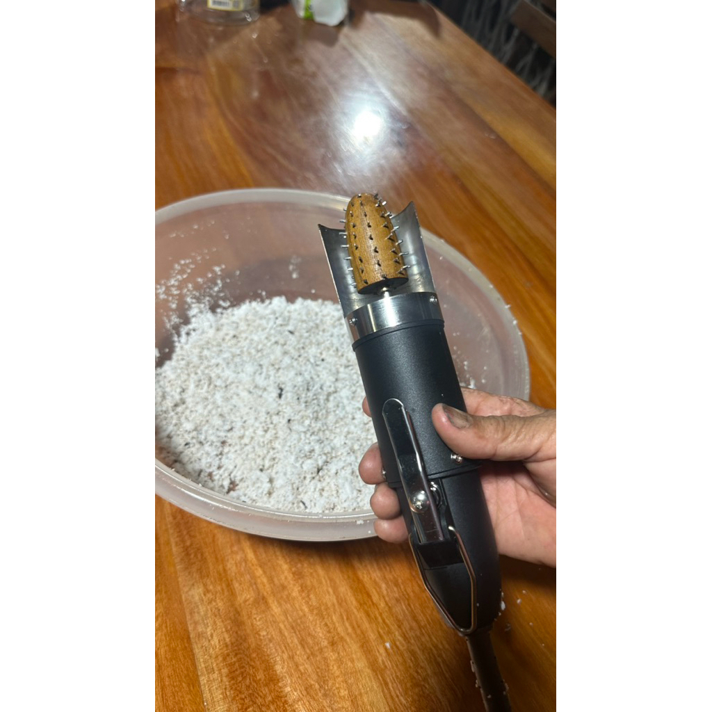 เครื่องขูดมะพร้าว ไฟฟ้าน้ำหนักเบา