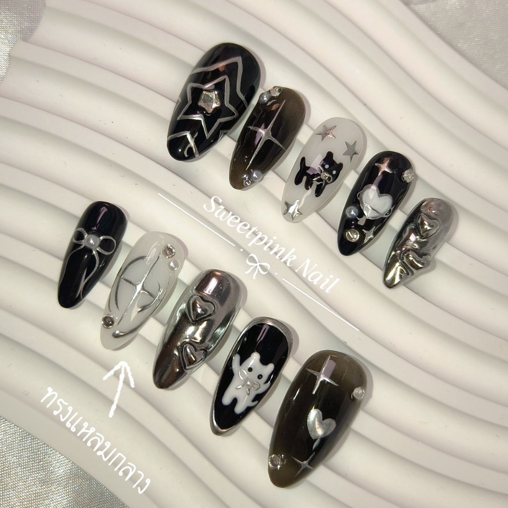 เล็บปลอมพร้อมติด จัดส่งภายใน 1-2 วัน สีดำลายน้องแมว BL12 สวยมินิมอลจึ้งไม่ไหว เลือกทรงเลือกไซส์ได้แถมกาวตะไบทุกชุด