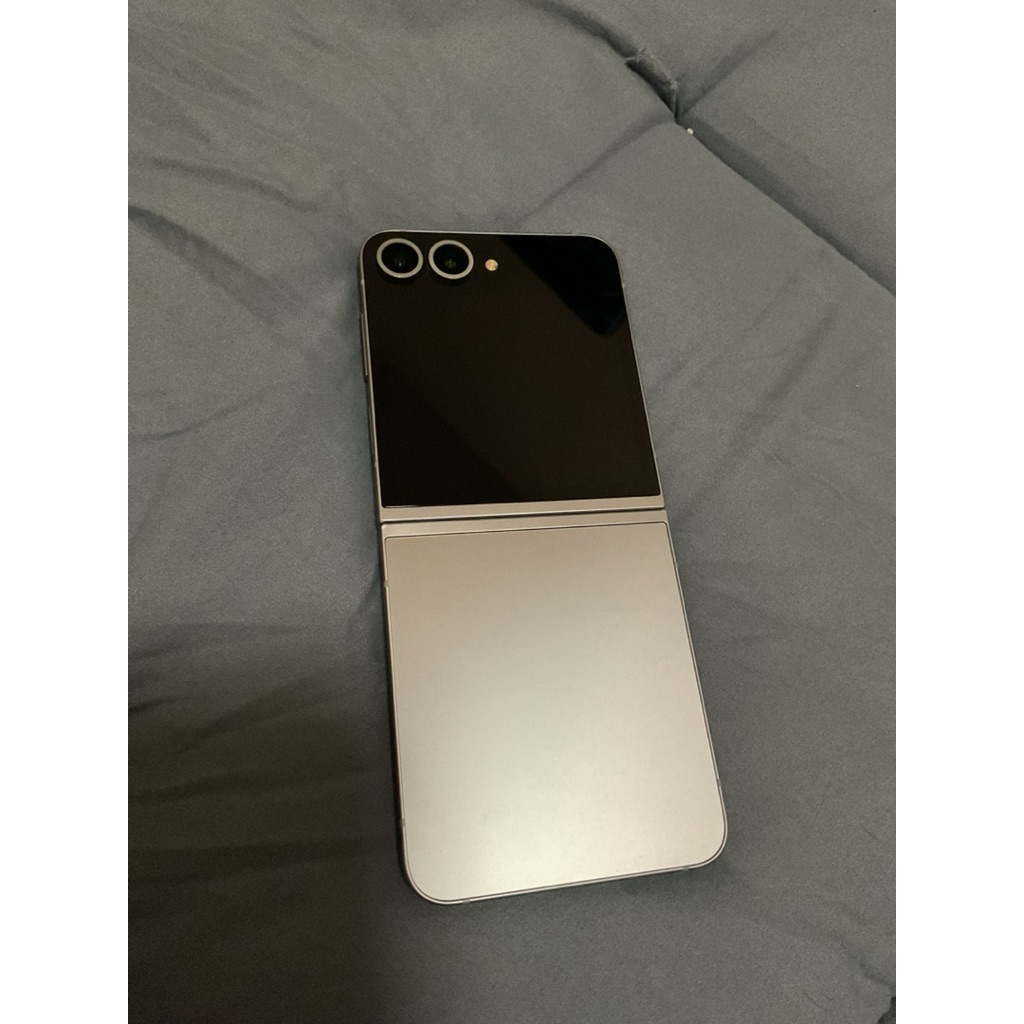 ✨Samsung Flip6 Silver shadow 256g มือสอง✨