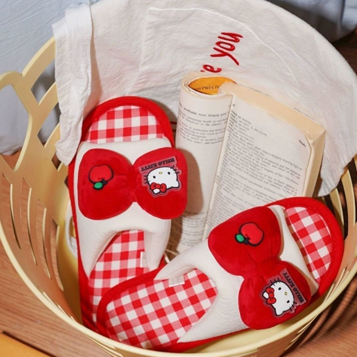 รองเท้าใส่ในบ้าน ลายสก็อตสีแดง ลายแมวน่ารัก มี size 35-40
