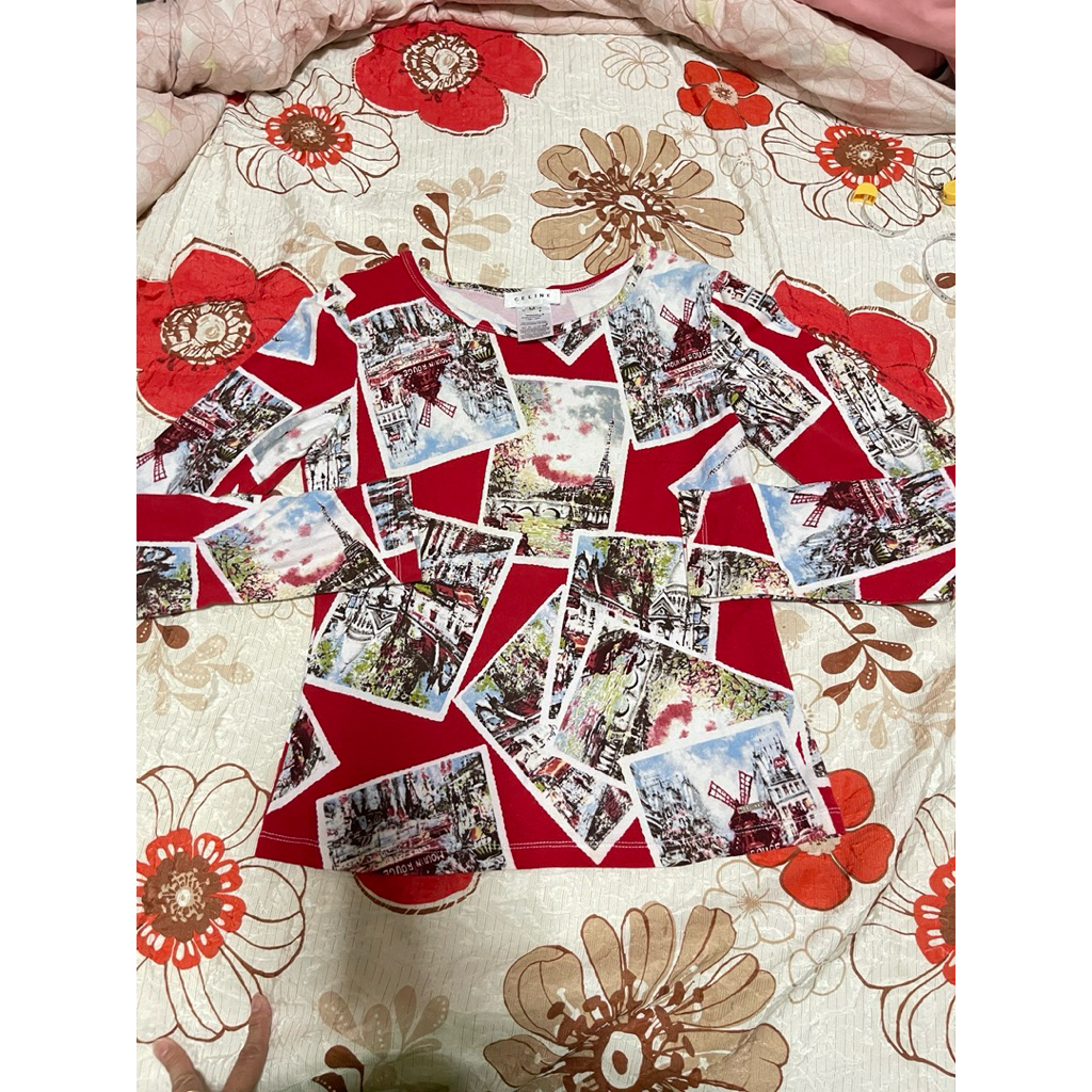 เสื้อยืดแขนยาวผ้านุ่มเด้งCelineสภาพดี