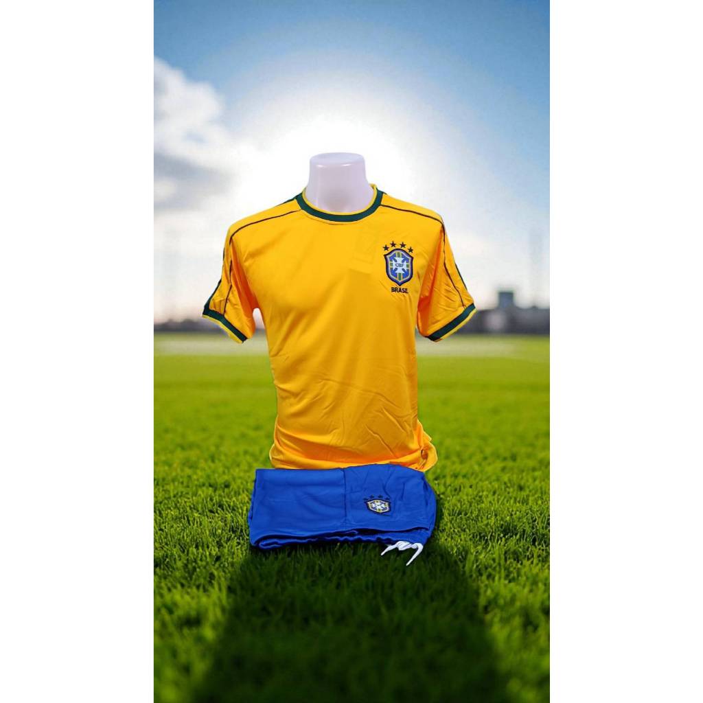 ชุดฟุตบอล ชุดกีฬาผู้ใหญ่ทีมชาติบราซิล/BRASIL ตัวย้อนยุค*อกปักครบทั้ง2ข้างครับ*ผ้าโพลีเอสเตอร์อย่างดีแห้งไวระบายเหงื่อดี