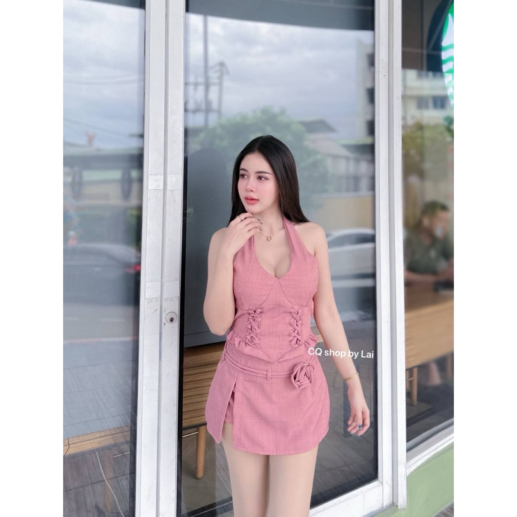 #Ontop งานเซต2 ชิ้น เสื้อคล้องคอ คัตติ้งเนี๊ยบกระโปรงแต่งเข็มขัดดอกกุหลาบ เพิ่มความหรูหรา