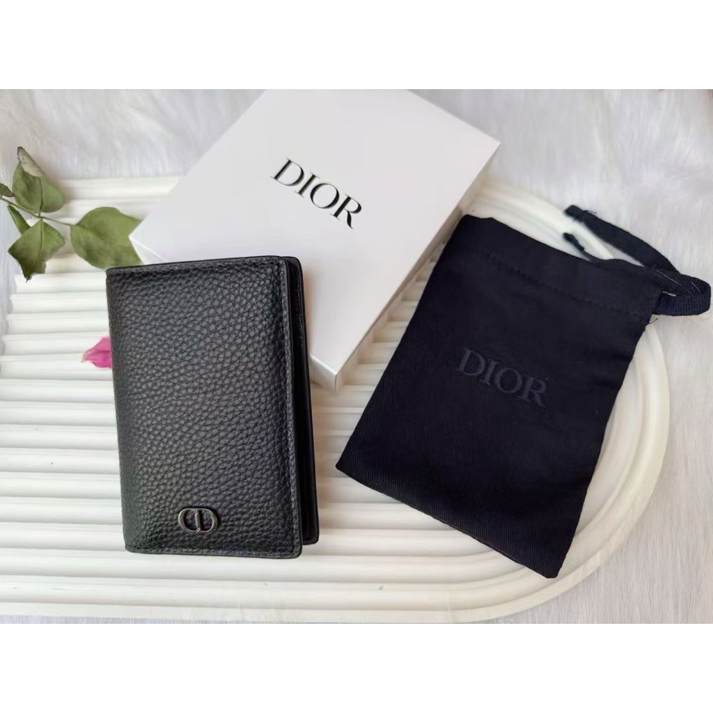 D Bi-Fold Card Holder Faux with CD Icon Signature  Card holder จากd beauty