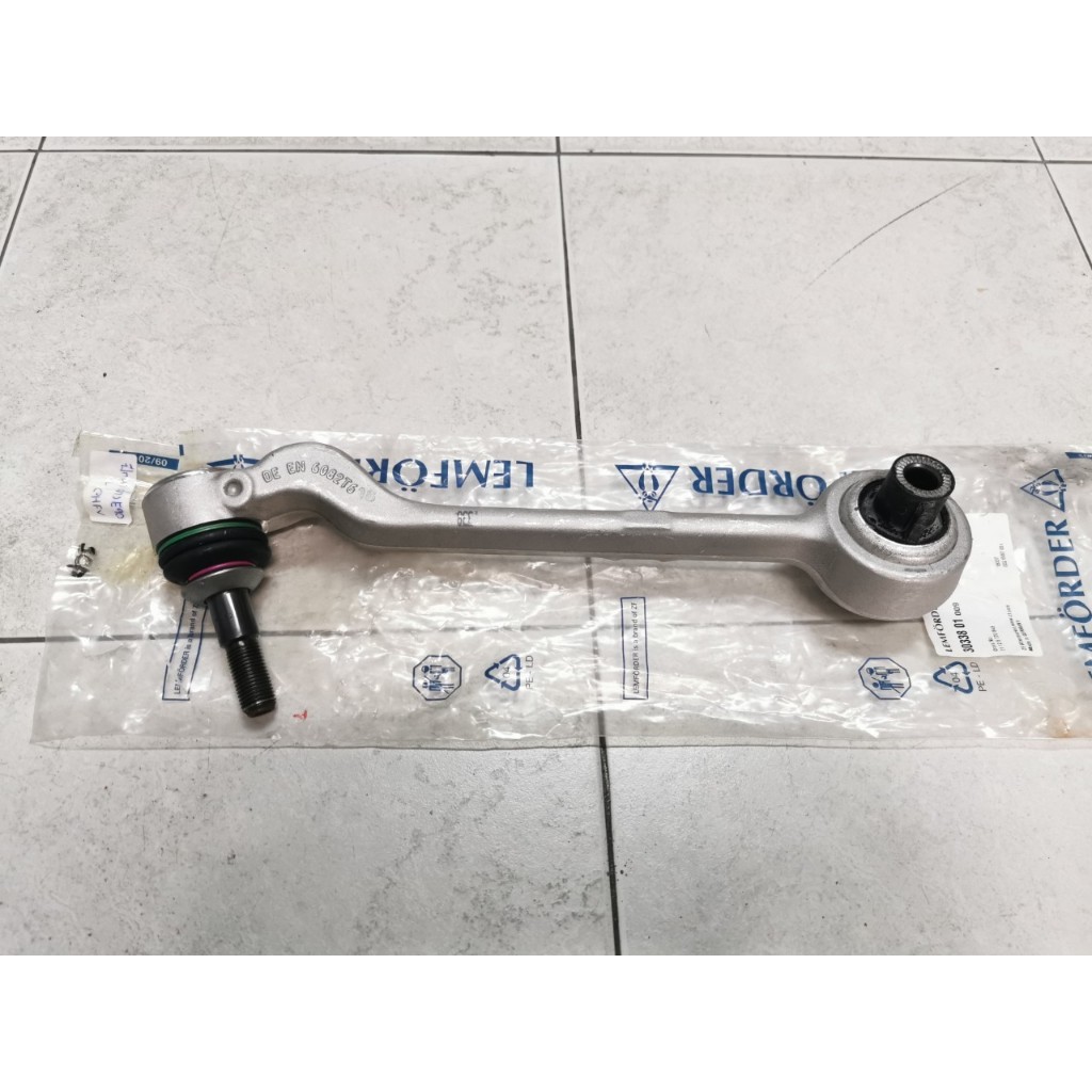 ลูกหมากปีกนกล่าง อาร์มล่าง BMW E90 ยี่ห้อ Lemforder แท้ 100% ตัวตรง