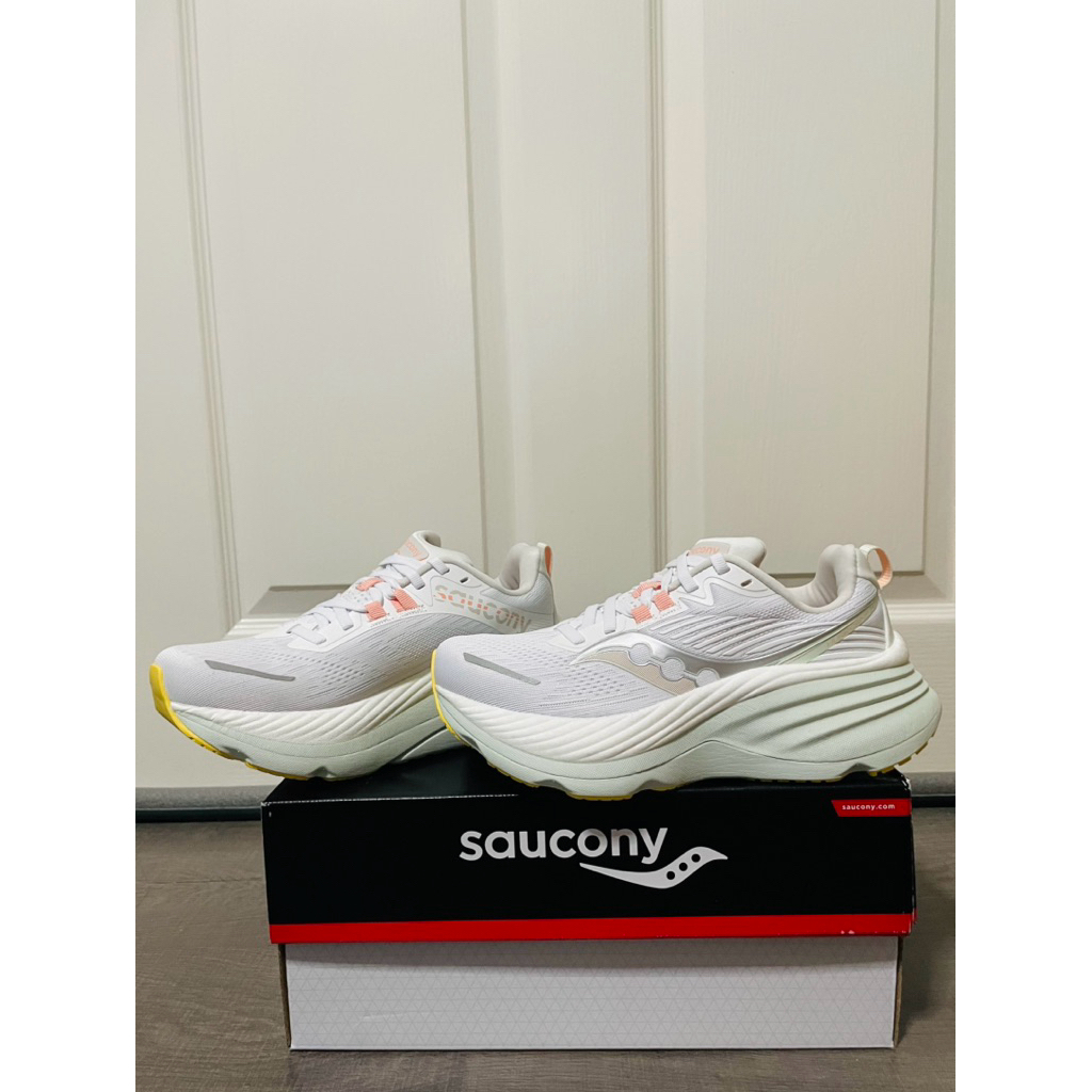 SAUCONY Hurricane24 รองเท้าวิ่ง มือสองสภาพดี size UK5 23.5cm