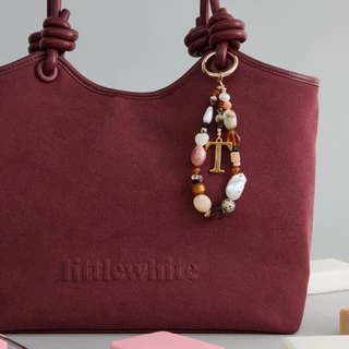 Littlewhitestore Bag charm พวงกุญแจลูกปัด (เลือกตัวอักษร A-Z ได้)