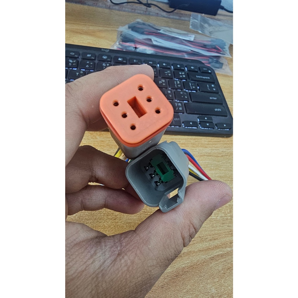 ปลั๊กกันน้ำเยอรมัน DEUTSCH DT แบบ 6 ช่องพร้อมสาย 1.0mmm