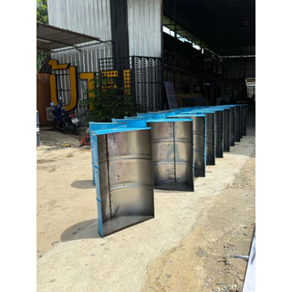 ถังเหล็ก 200ลิตร ขนาด 58x89x30cm. น้ำหนัก 9กก. ผ่าครึ่ง ทำเตาปิ้งย่าง รองอาหารสัตว์ Diy ต่างๆ