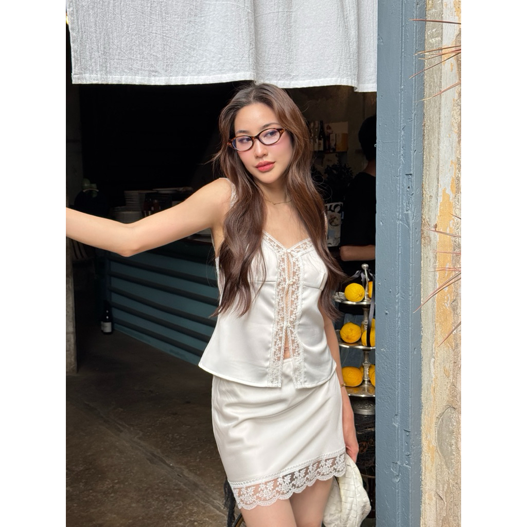 Pilita – Luna Lace Top(เสื้อลูกไม้)