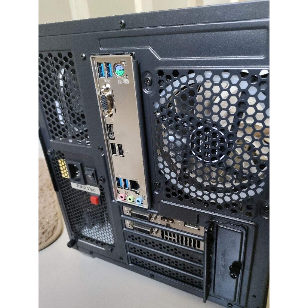 คอมพิวเตอร์มือสองสภาพสวยพร้อมใช้ AMD Ryzen 5 5500