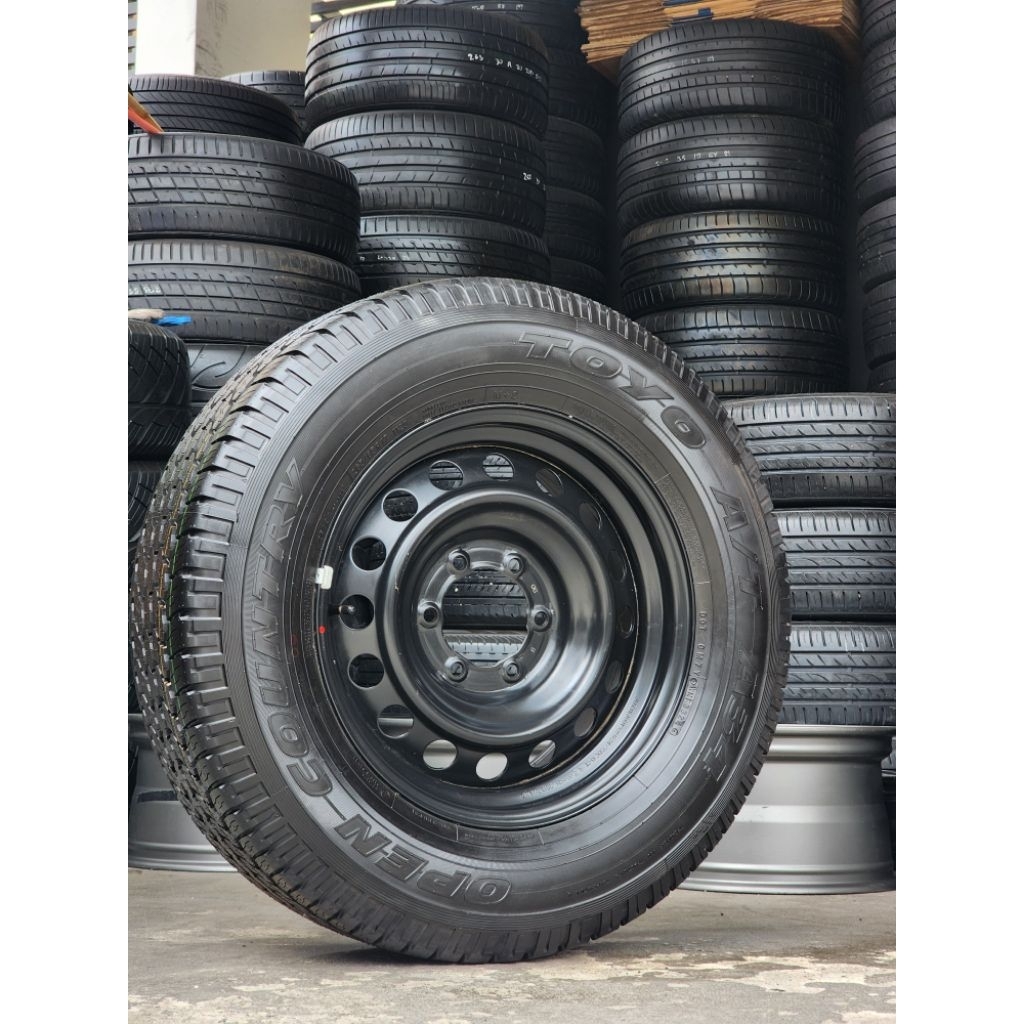 ราคาต่อวง ล้อแม็กซ์กะทะถอดป้ายแดง  ขอบ17พร้อมยาง 265 65R17 Toyo  ปี 24สภาพถอดป้ายแดง