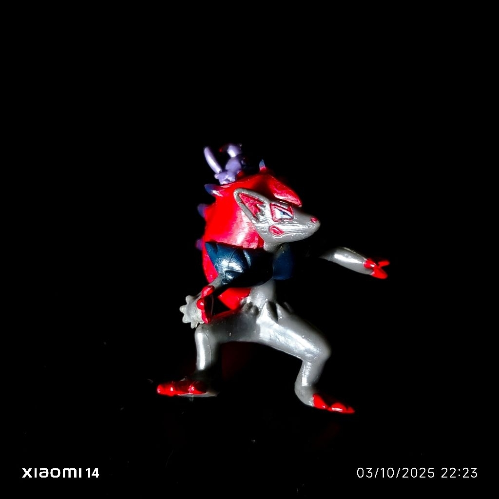 Nintendo Pokemon Zoroark Figure Model