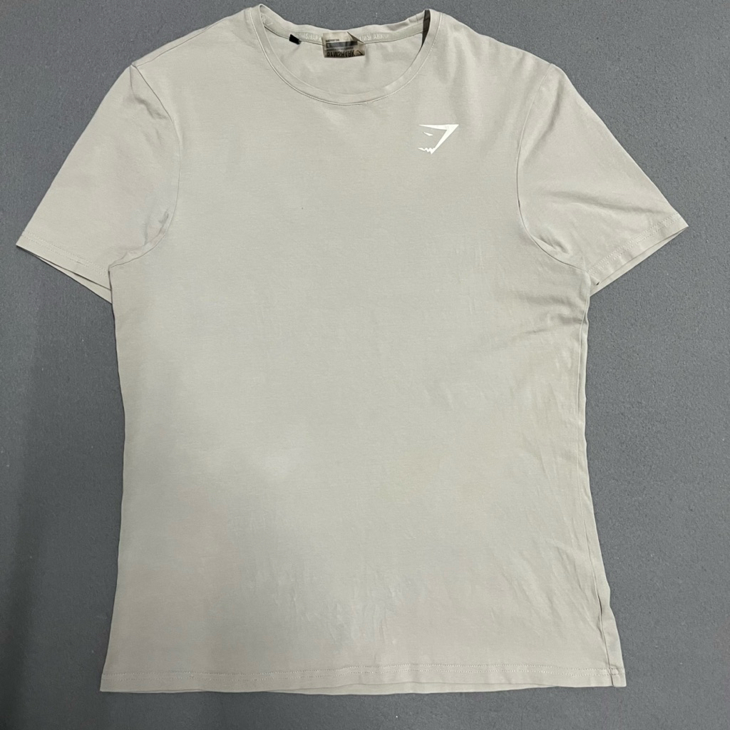 Gymshark แขนสั้น (มือสอง)