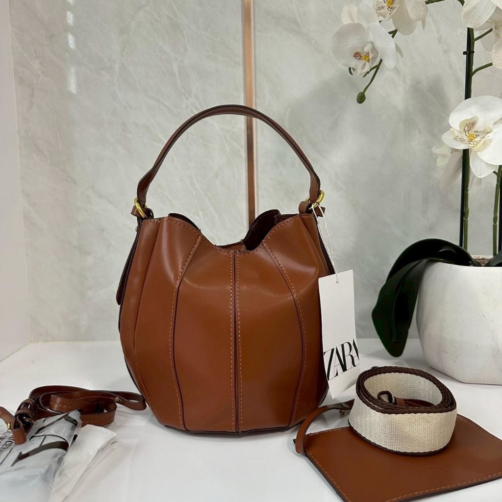 พร้อมส่ง กระเป๋าสะพายข้าง Zara สีน้ำตาล ทรงขนมจีบ น่ารักผู้หญิง