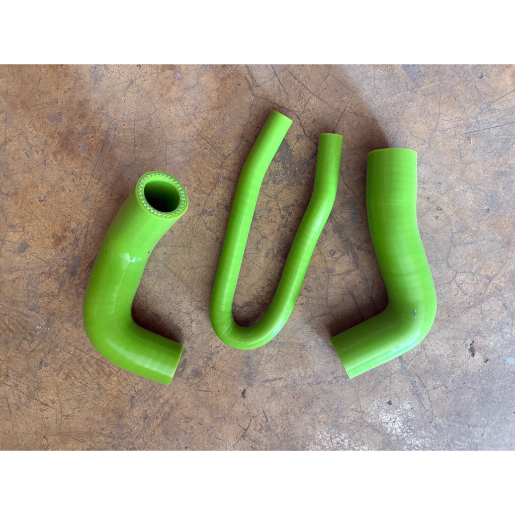 ‼️SALE‼️ สายยางท่อน้ำ ER6N สีเขียว มือ1 ราา 450 บาท