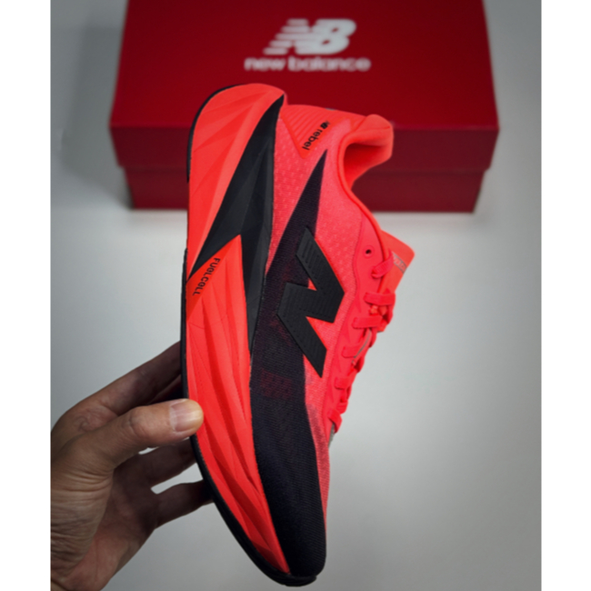 New Balance FuelCell Rebel v5 Red Black(ของแท้ 100%💯)
