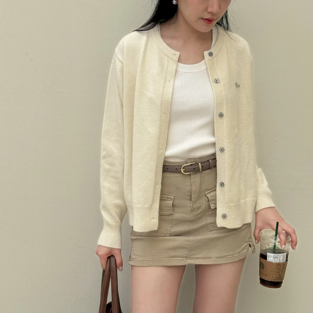 Duchshie Cardigan (ดัชชี่) l เสื้อคลุมไหมพรมแขนยาว ติดโลโก้สีเงินดัชชุน นุ่มมาก กันหนาวได้ดี thumbnail 4