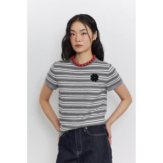 Breeze Club Tee [พร้อมส่ง] เสื้อยืดลายทางไหมพรม