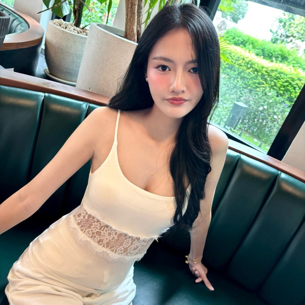 Anna lace top เสื้อสายเดี่ยวผ้ายืดนุ่มสบายตัดด้วยลูกไม้เพิ่มความเซ็กซี่เล็กน้อย - รูปที่ 2