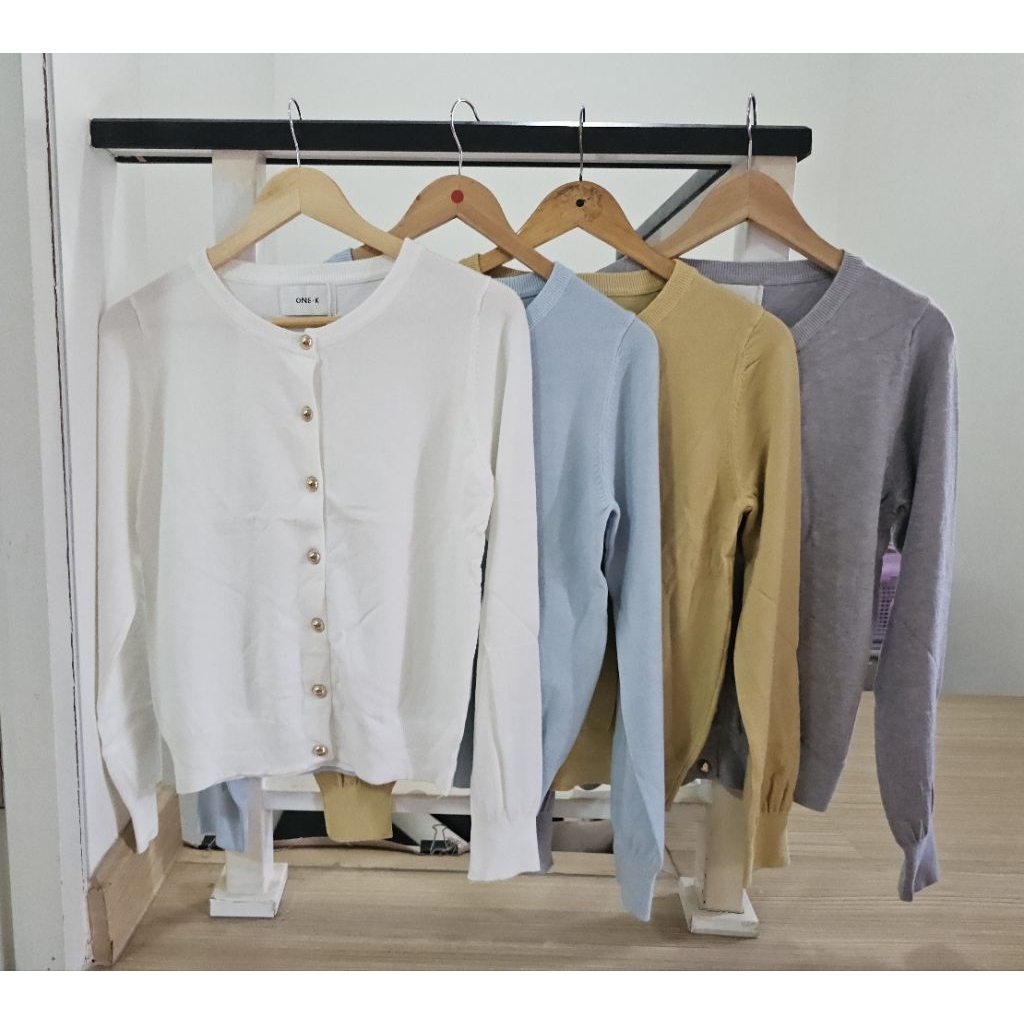 เสื้อคาร์ดิแกนไหมพรมแขนยาวOne-kกระดุมสีทอง