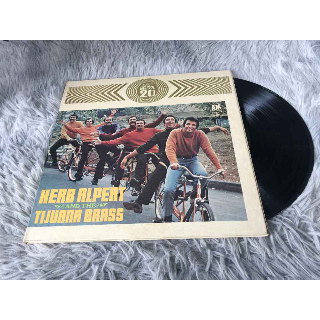 Herb Alpert & The Tijuana Brass ขนาด 12 นิ้ว LP G214.45